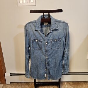 American Eagle Outfitters Light Blue "Denim" Shirt (100% Soft Cotton)